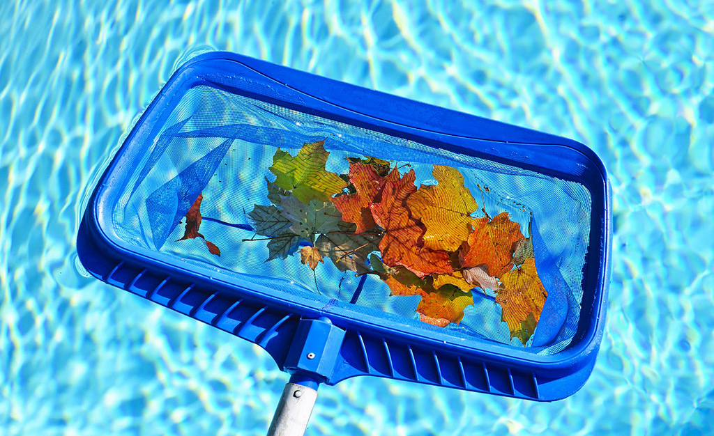 Cómo limpiar tu piscina durante el verano